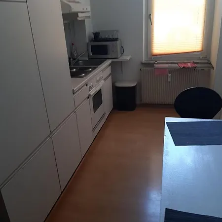 2 Schlafzimmer *